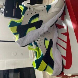 Nike Huarache Run Sneakers (Kids/Juniors)